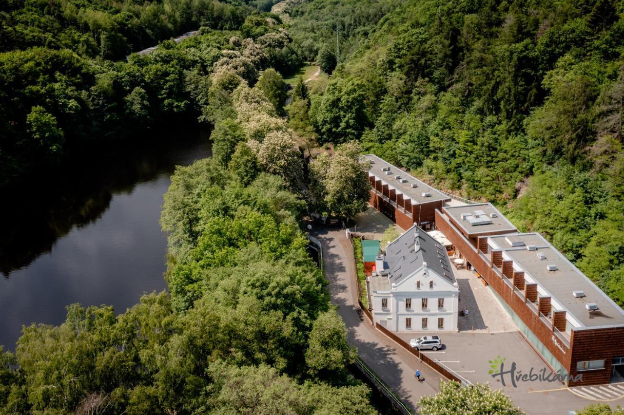Restaurace a Pension Hřebíkárna Chomutov Esterno foto